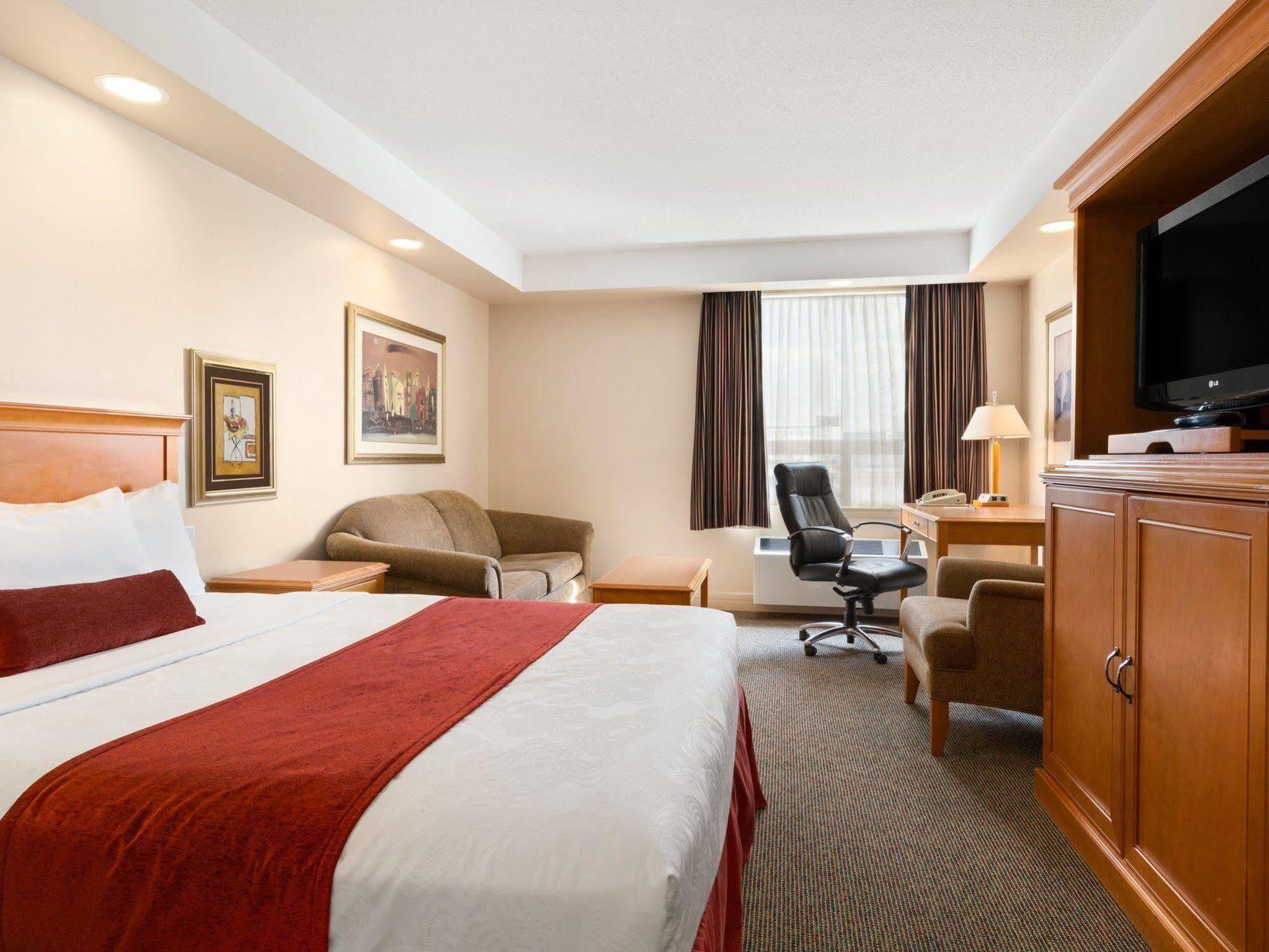 Travelodge By Wyndham Spruce Grove Exterior photo